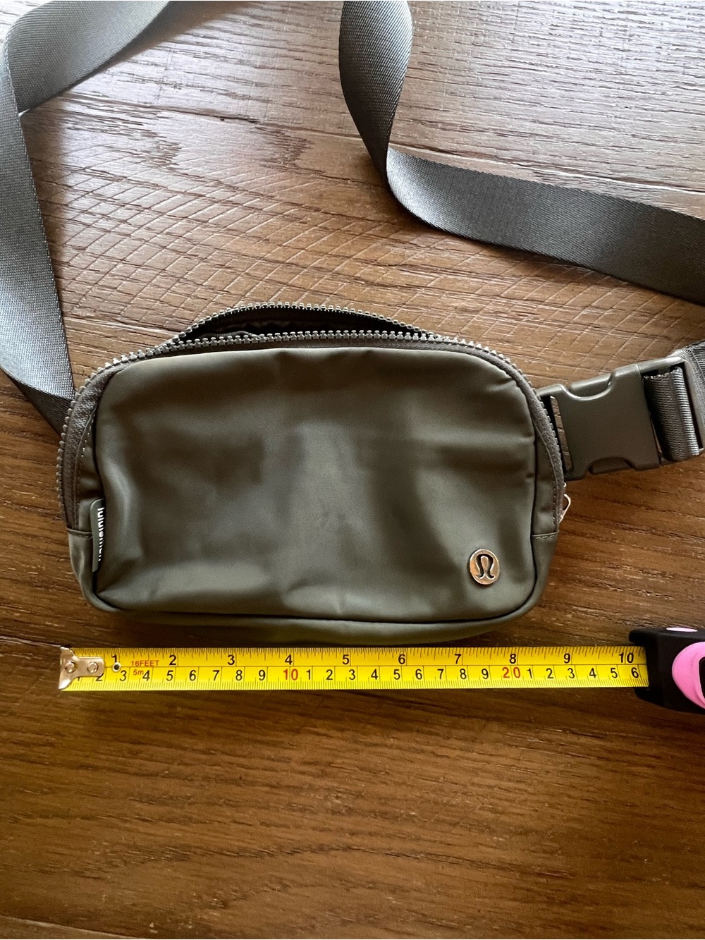lululemon athletica Gray Green Everywhere Belt Bag with Adjustable Strap - Picture 10 of 10